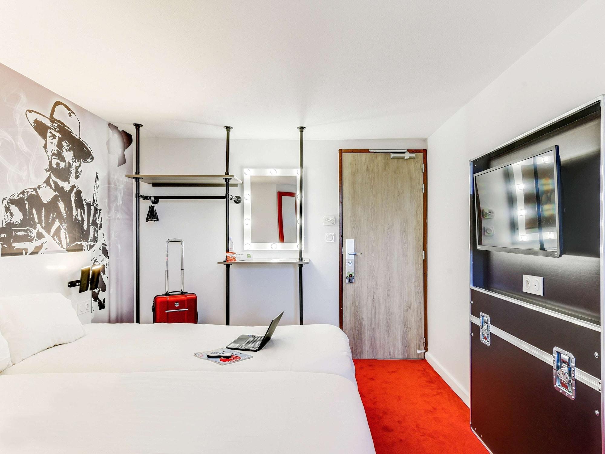 Ibis Styles Paris Saint Denis La Plaine Hotel Exterior foto